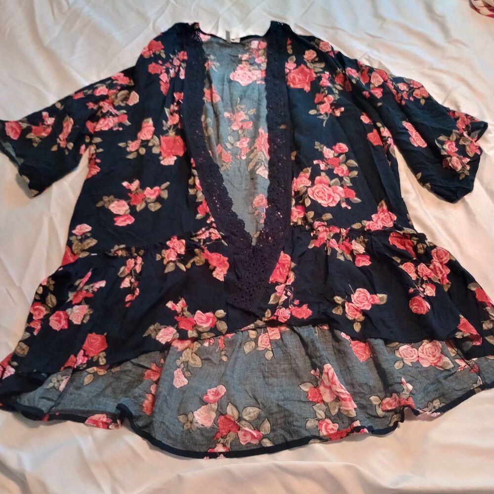 Maurice's Plussize Ruffle Front Kimono. Navy Floral Crochet Trim Boho Sz 1 16-18